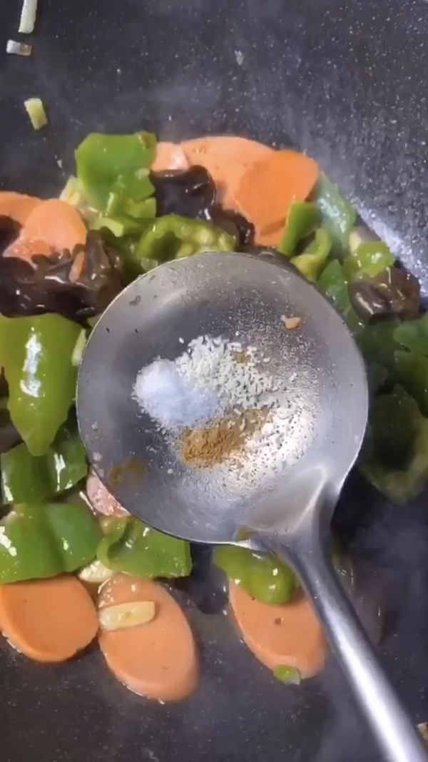 青椒炒雞蛋的做法-咸鮮味炒菜譜-易網健康養生網 青椒炒雞蛋的做法-咸鮮味炒菜譜