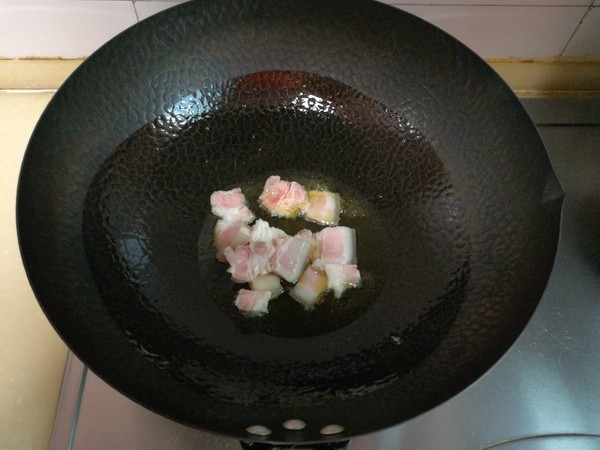 回鍋肉燉鯽魚的做法-家常味燉菜譜