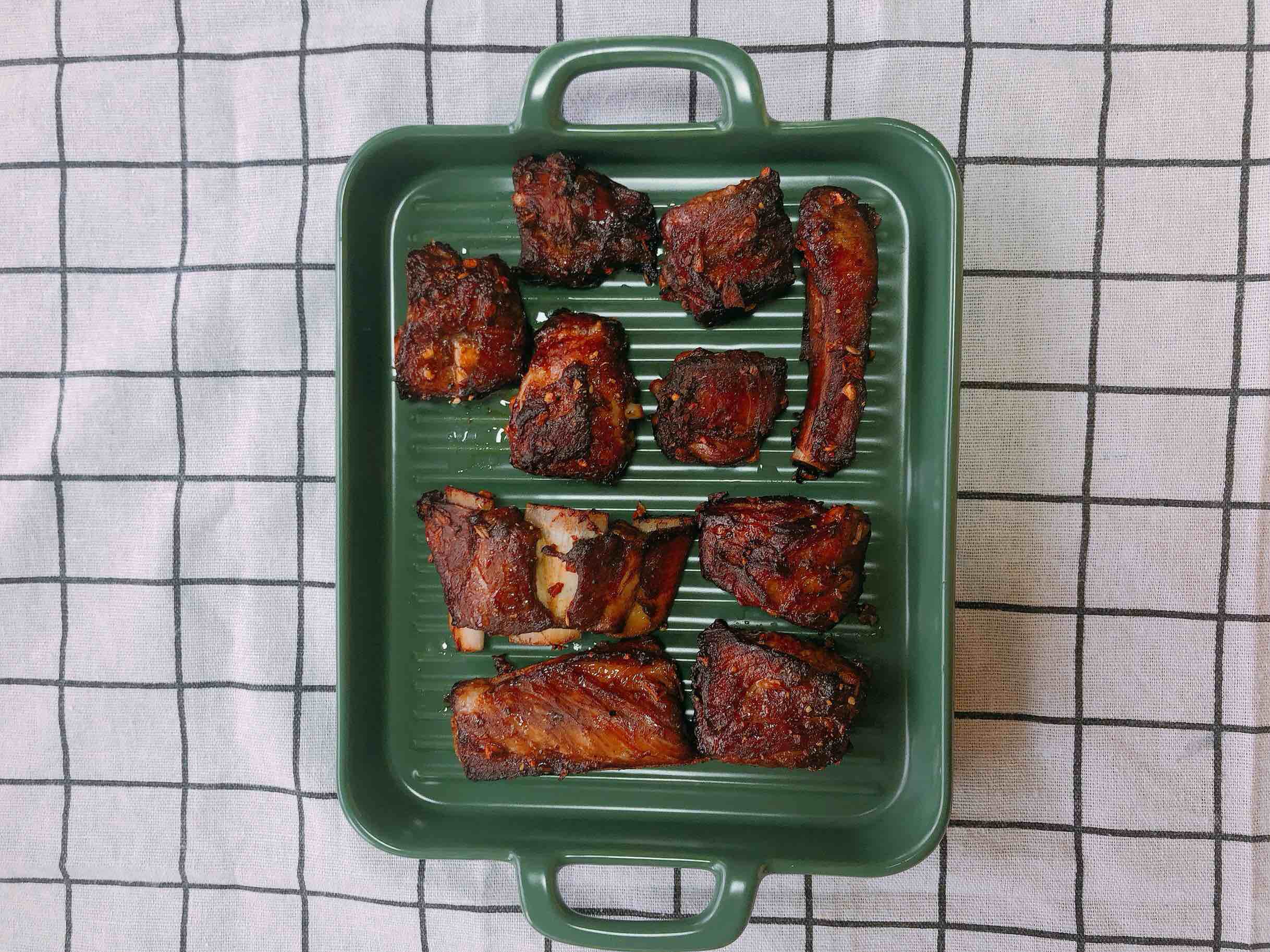 空氣炸鍋版蒜香豬肋骨的做法-蒜香味烤菜譜