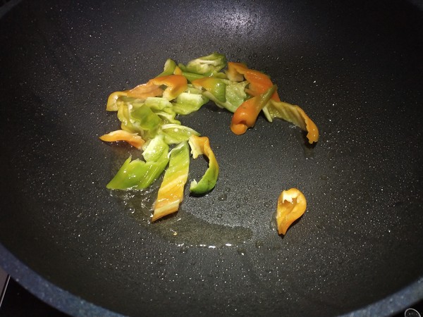 黃瓜炒麻辣香腸的做法-家常味炒菜譜