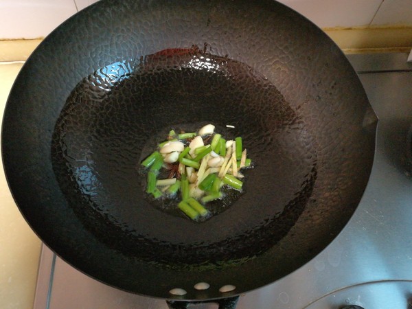 雞脖子燉土豆的做法-家常味燉菜譜