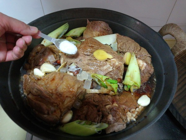 醬牛肉的做法-家常味醬菜譜-易網(wǎng)健康養(yǎng)生網(wǎng) 醬牛肉的做法-家常味醬菜譜