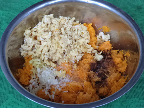 雞蛋倭瓜餡蒸包的做法-家常味蒸菜譜