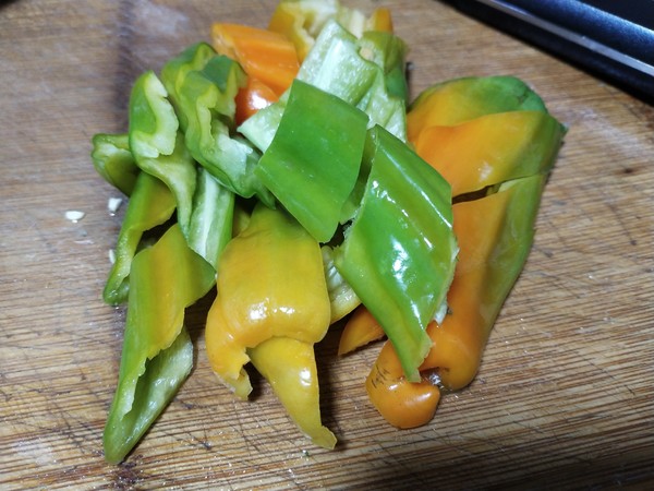 黃瓜炒麻辣香腸的做法-家常味炒菜譜