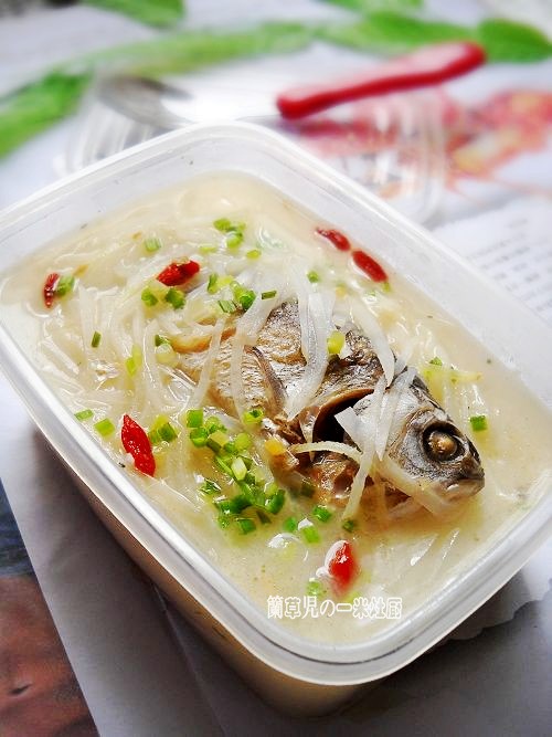 蘿卜絲燉野鯽魚的做法-家常味燉菜譜