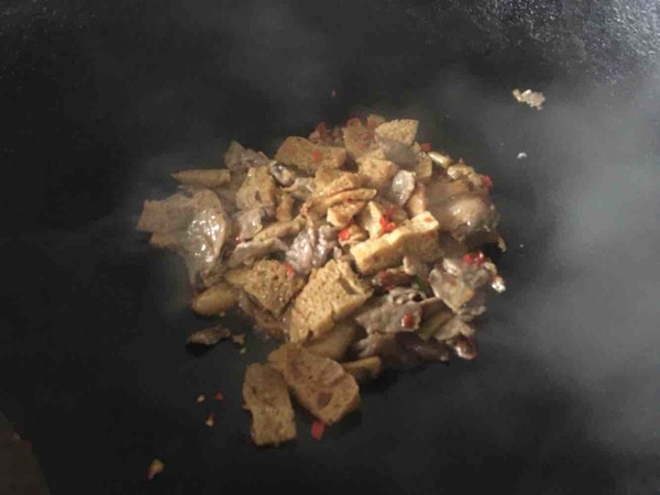 面筋炒肉的做法-香辣味炒菜譜