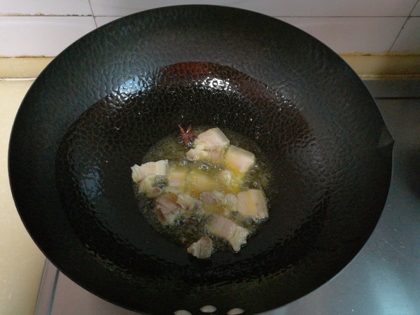 回鍋肉燉鯽魚的做法-家常味燉菜譜