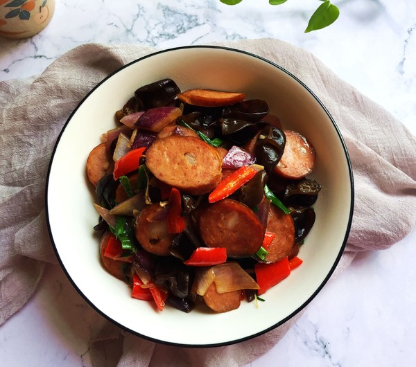 小炒紅腸的做法-家常味炒菜譜