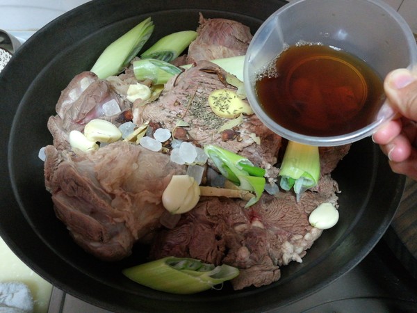 醬牛肉的做法-家常味醬菜譜-易網(wǎng)健康養(yǎng)生網(wǎng) 醬牛肉的做法-家常味醬菜譜