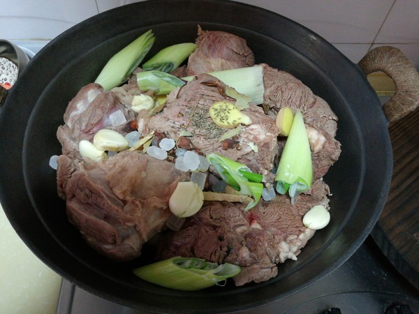 醬牛肉的做法-家常味醬菜譜-易網(wǎng)健康養(yǎng)生網(wǎng) 醬牛肉的做法-家常味醬菜譜