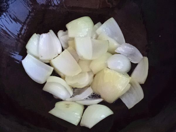 黃瓜洋蔥炒雞蛋的做法-咸鮮味炒菜譜