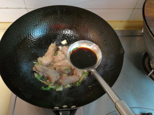 雞脖子燉土豆的做法-家常味燉菜譜