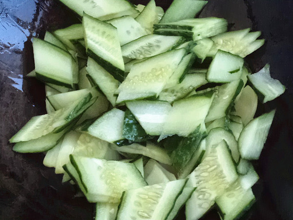 黃瓜洋蔥炒雞蛋的做法-咸鮮味炒菜譜