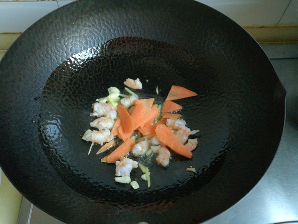 萵筍木耳炒蝦仁的做法-家常味炒菜譜