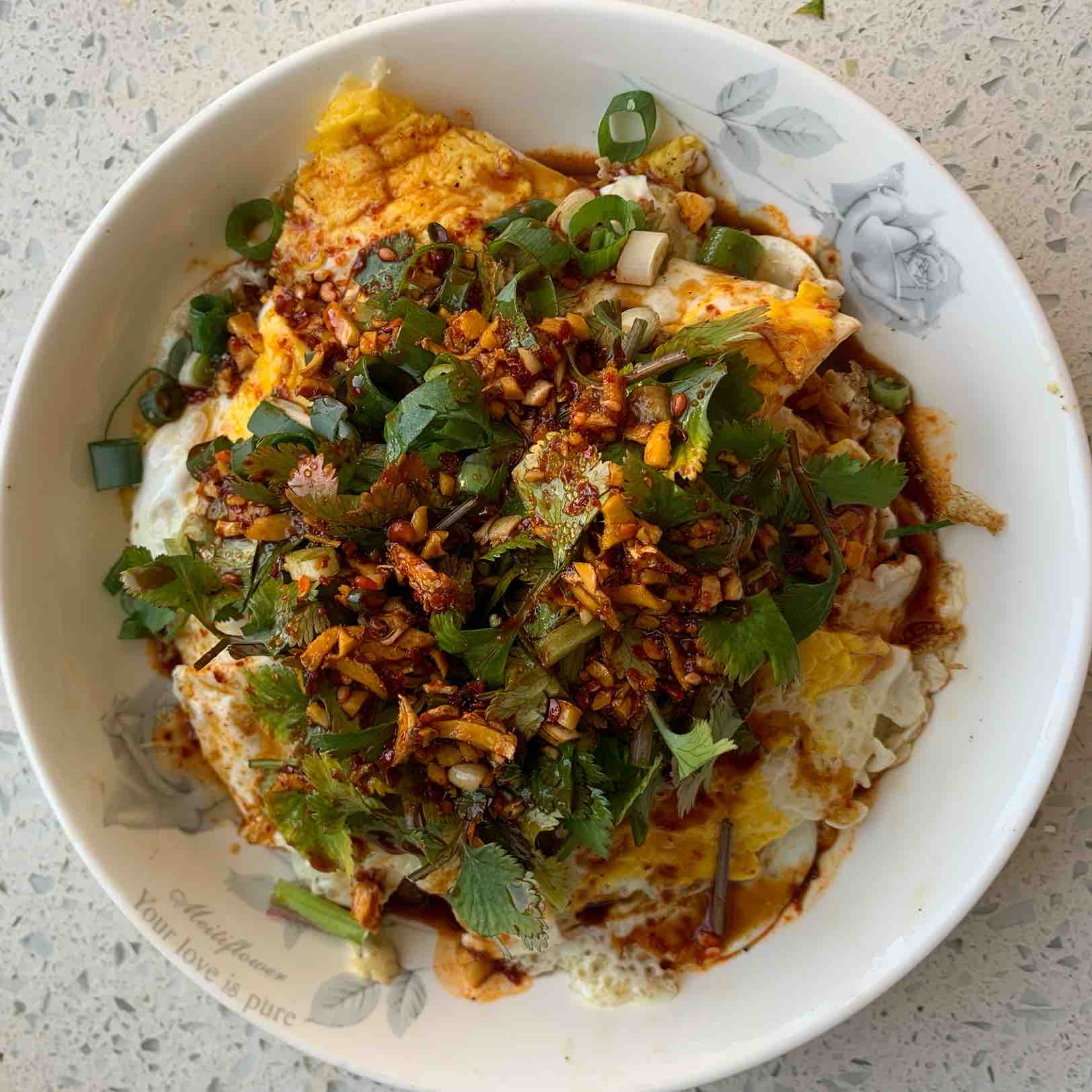 涼拌荷包蛋的做法-酸辣味拌菜譜-易網健康養生網 涼拌荷包蛋的做法-酸辣味拌菜譜