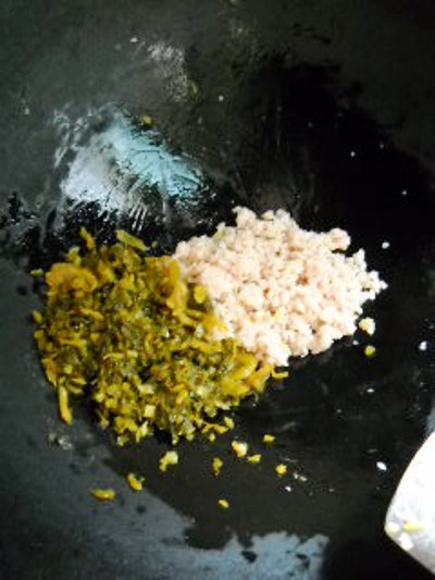 微波雪菜鮮肉月餅的做法-咸鮮味微波菜譜-易網健康養生網 微波雪菜鮮肉月餅的做法-咸鮮味微波菜譜