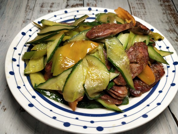 黃瓜炒麻辣香腸的做法-家常味炒菜譜