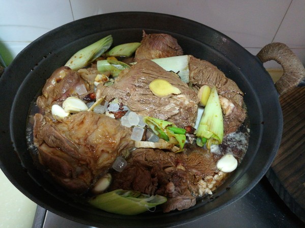 醬牛肉的做法-家常味醬菜譜-易網(wǎng)健康養(yǎng)生網(wǎng) 醬牛肉的做法-家常味醬菜譜