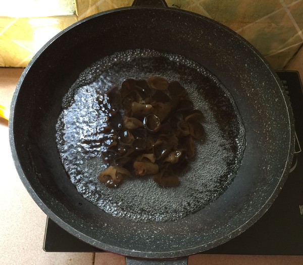 小炒紅腸的做法-家常味炒菜譜