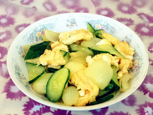 黃瓜洋蔥炒雞蛋的做法-咸鮮味炒菜譜