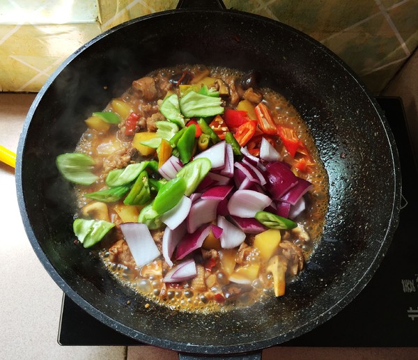 家常大盤雞的做法-香辣味煮菜譜