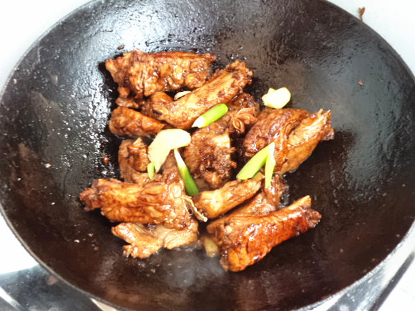 燉肋排的做法-咸鮮味燉菜譜