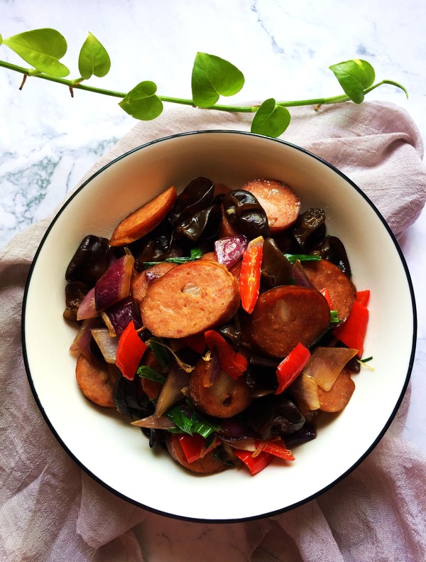 小炒紅腸的做法-家常味炒菜譜