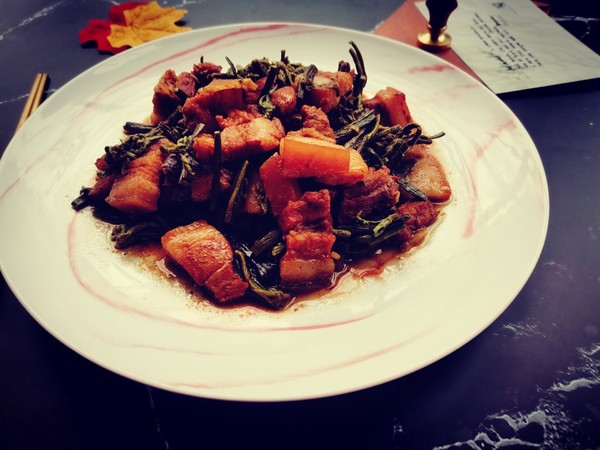 蕨菜燒肉的做法-咸鮮味燒菜譜