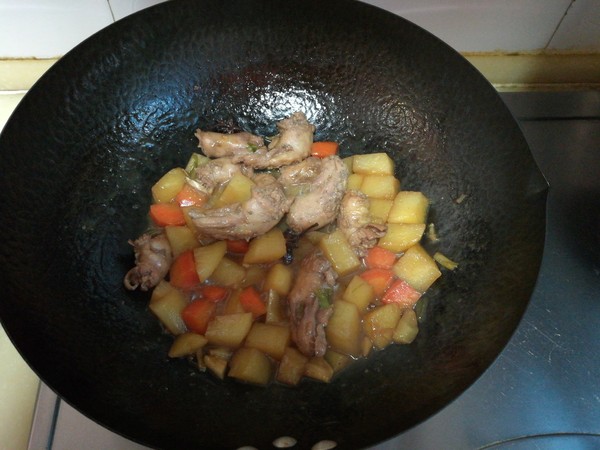 雞脖子燉土豆的做法-家常味燉菜譜