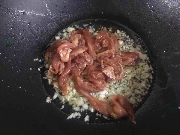 香干炒肉的做法-香辣味炒菜譜-易網健康養生網 香干炒肉的做法-香辣味炒菜譜