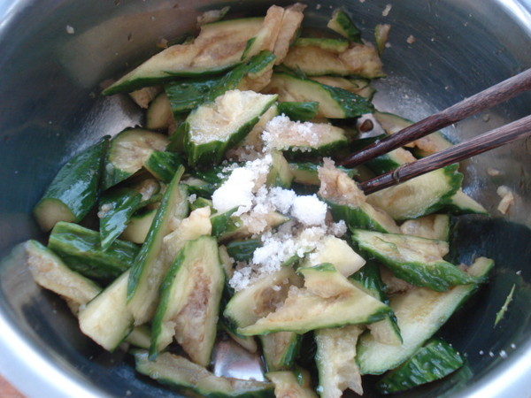 拍黃瓜的做法-家常味拌菜譜