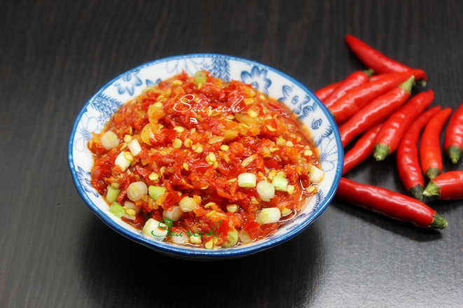 剁椒蒸魚頭的做法-香辣味蒸菜譜