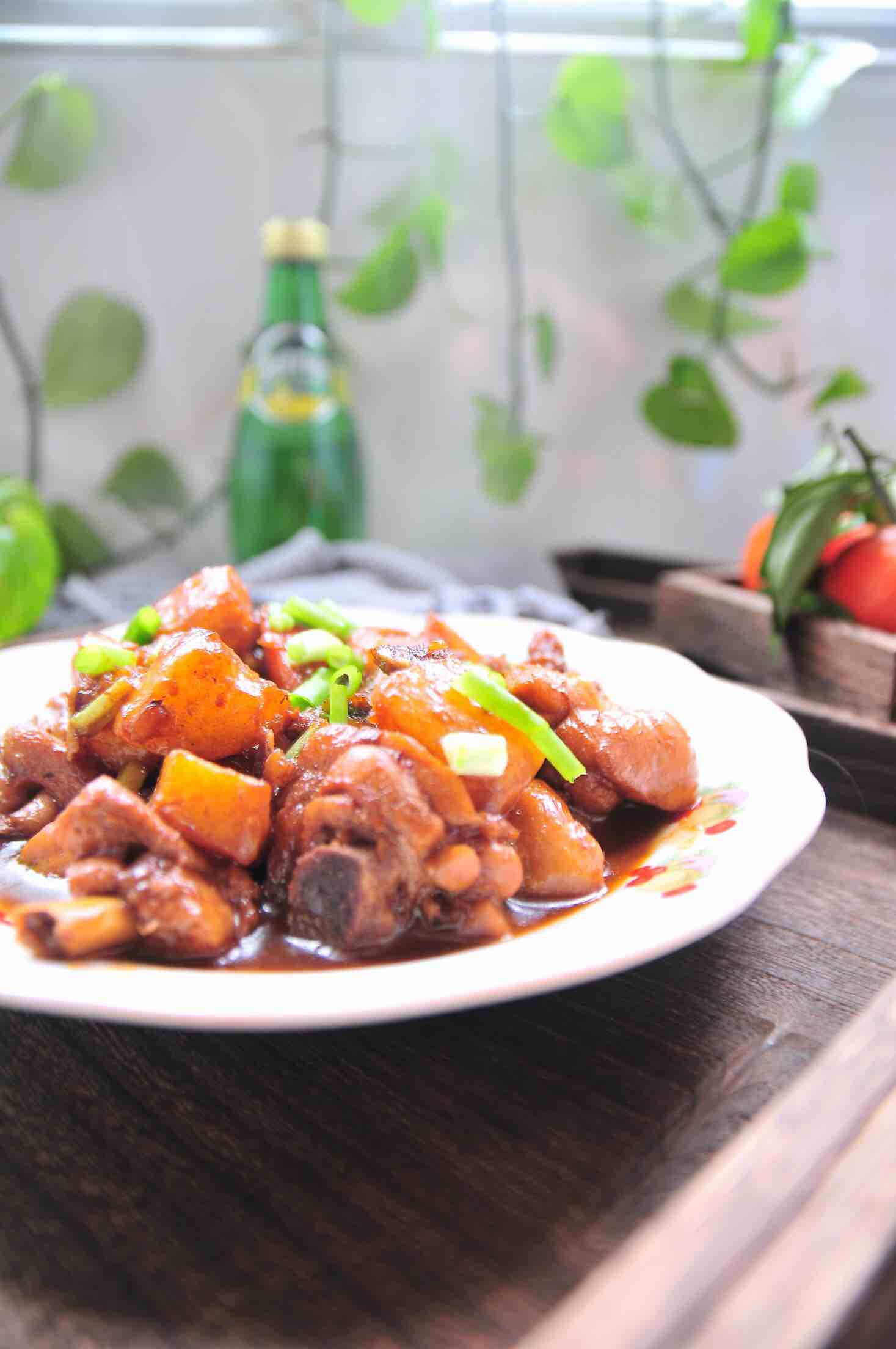 土豆燒雞腿的做法-家常味燒菜譜