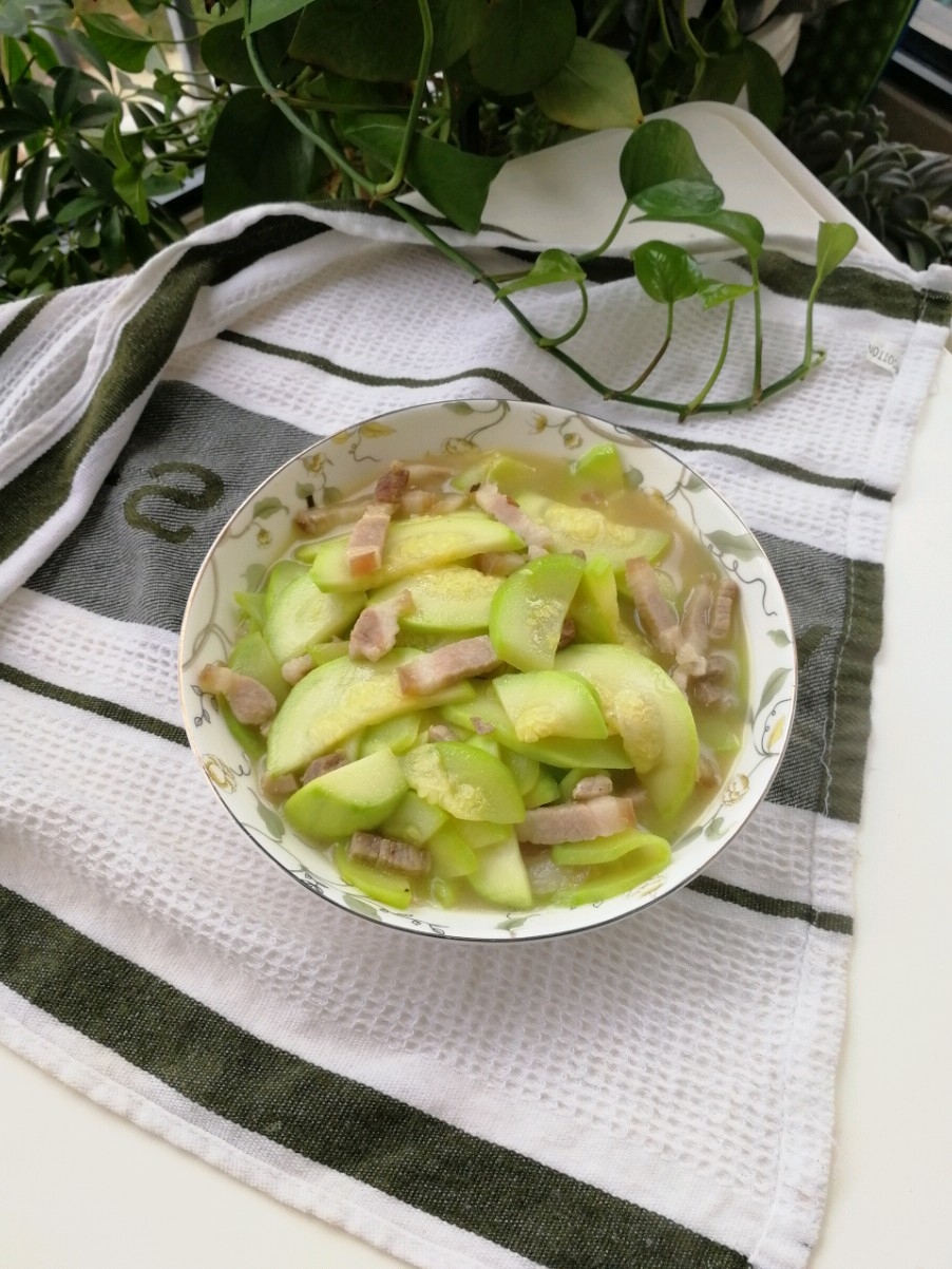 西葫蘆清炒肉絲的做法-咸鮮味炒菜譜