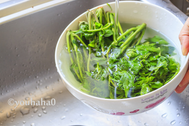 香椿芽鵝蛋并的做法-家常味炒菜譜