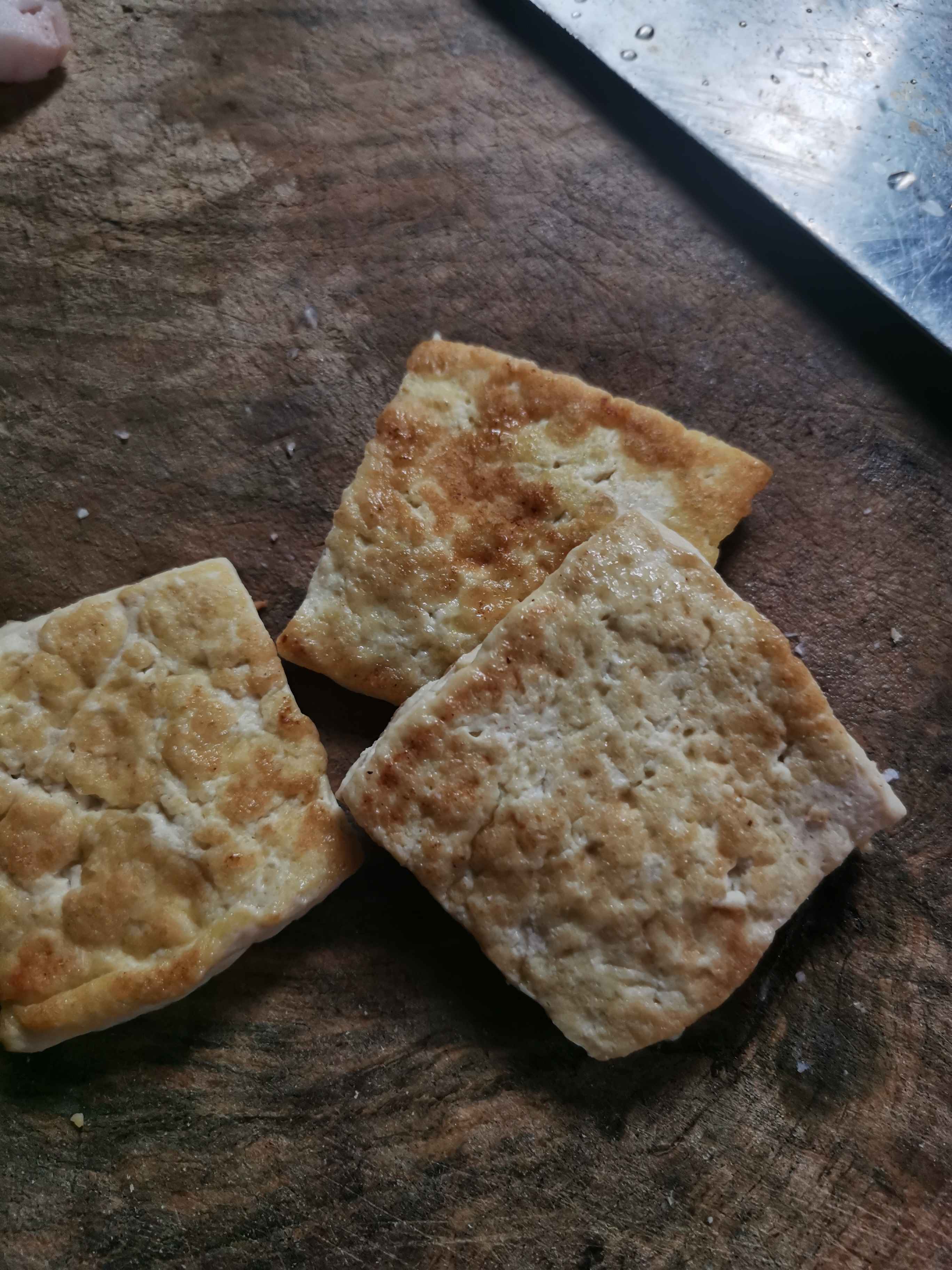 大蒜炒煎豆腐的做法-家常味炒菜譜