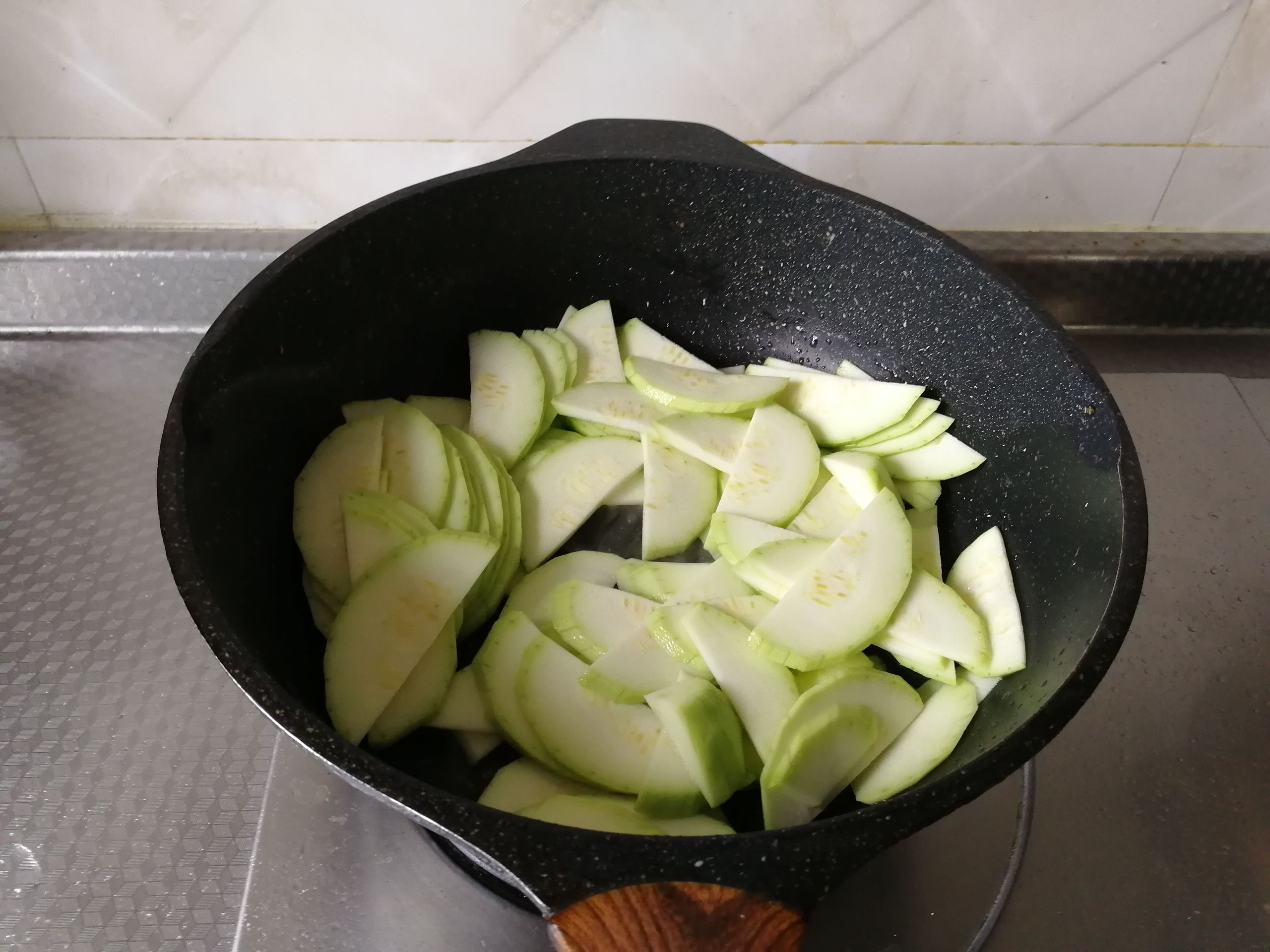 西葫蘆清炒肉絲的做法-咸鮮味炒菜譜