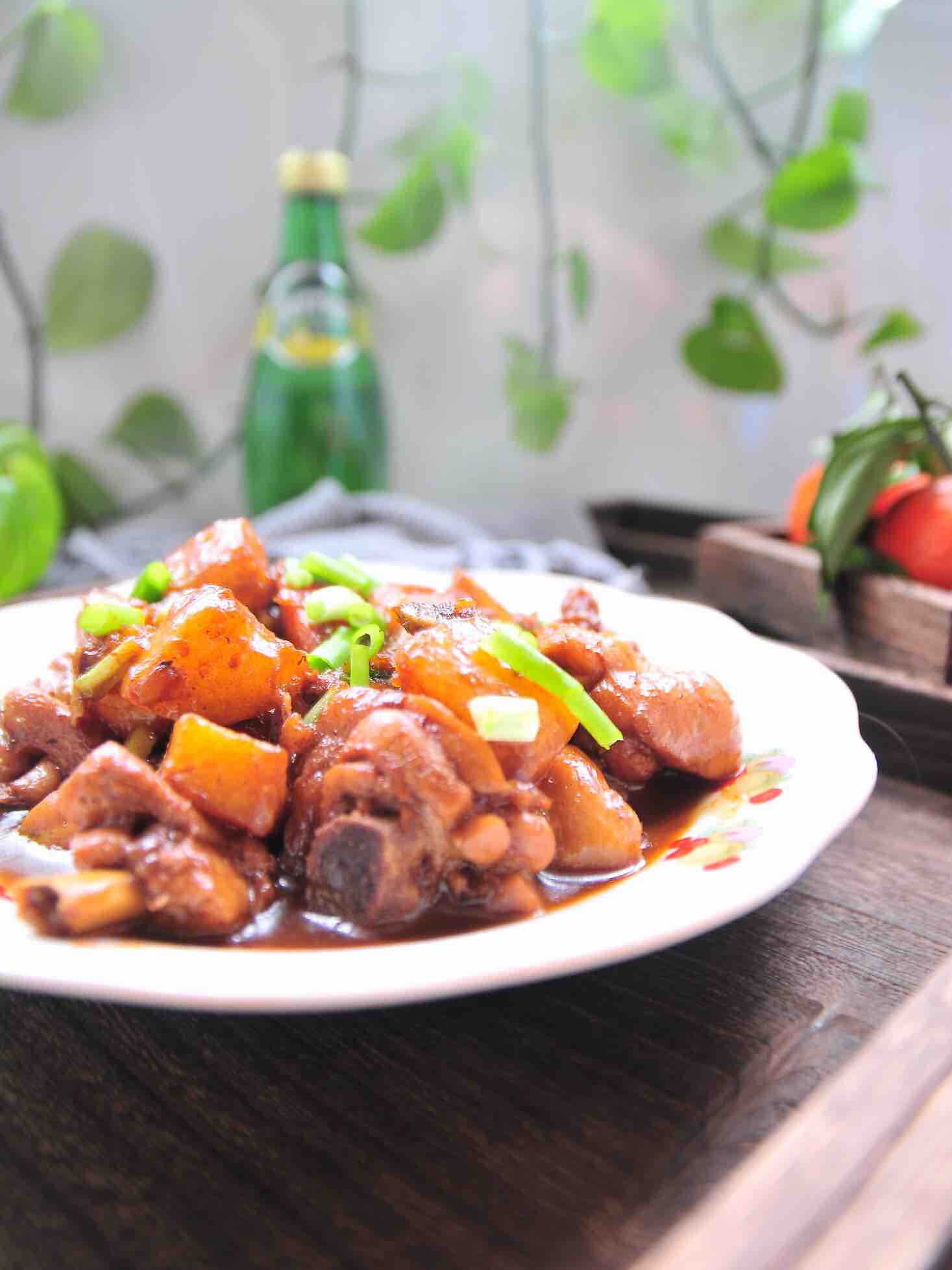 土豆燒雞腿的做法-家常味燒菜譜