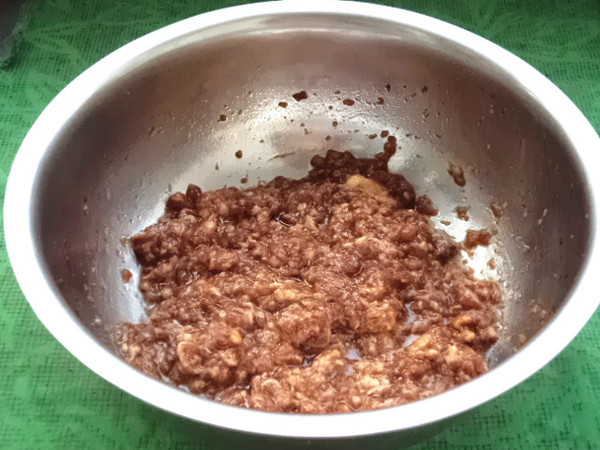 豬肉韭菜餡蒸包的做法-咸鮮味蒸菜譜