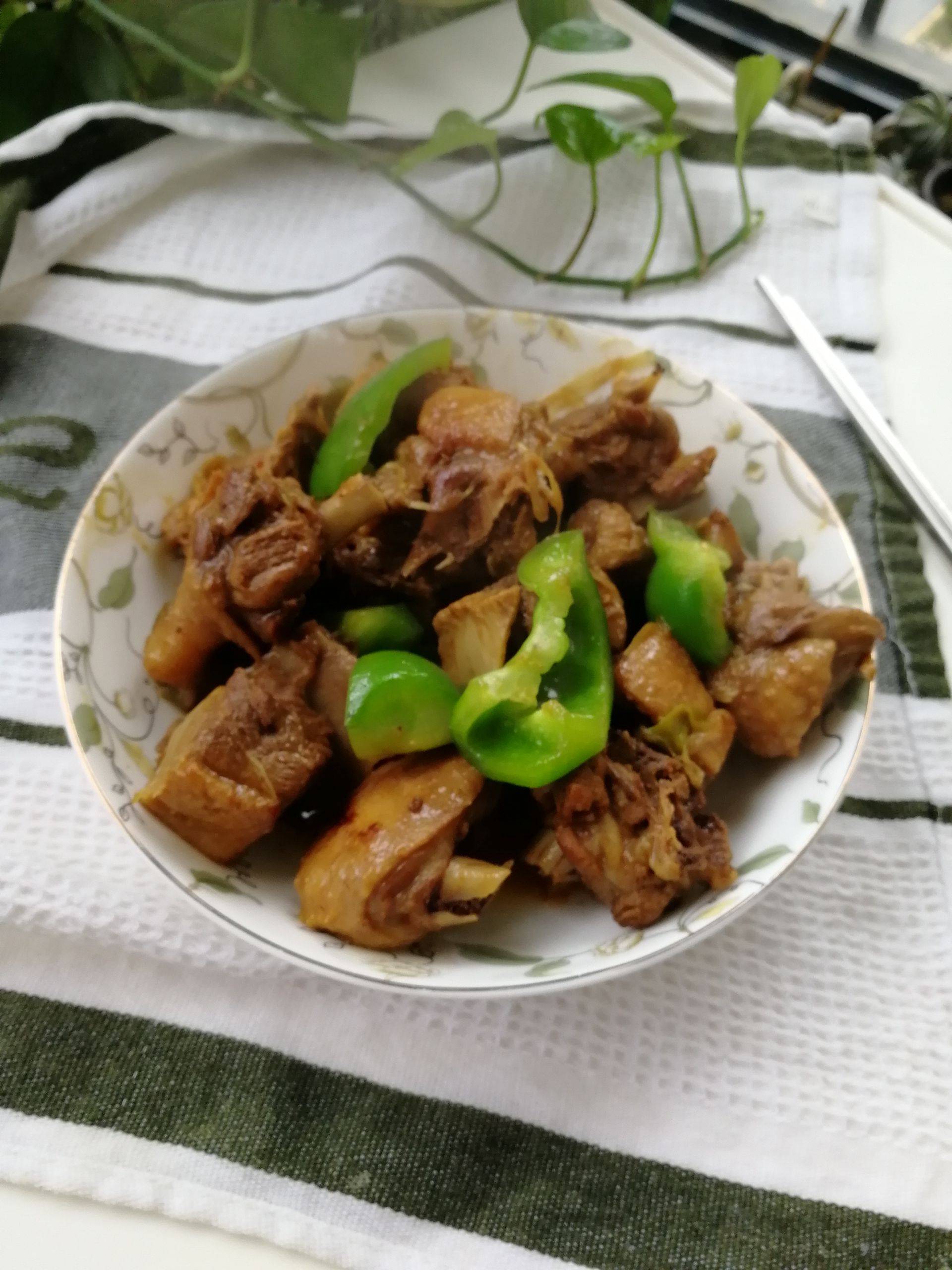 紅燒鵝肉的做法-咸鮮味煮菜譜-易網(wǎng)健康養(yǎng)生網(wǎng) 紅燒鵝肉的做法-咸鮮味煮菜譜