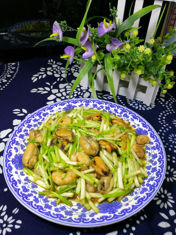 蒜黃炒貽貝蝦仁的做法-家常味炒菜譜