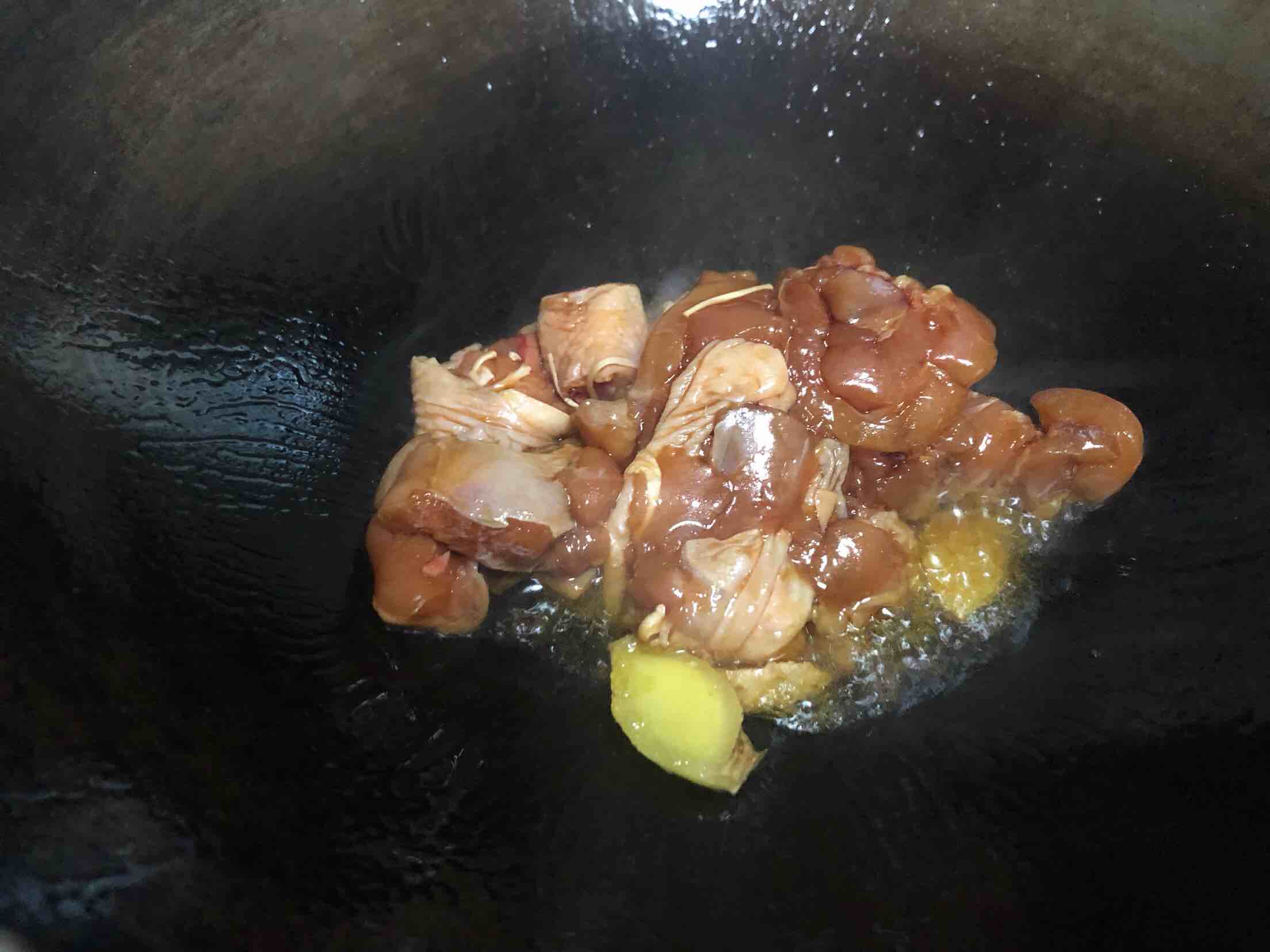 土豆燒雞腿的做法-家常味燒菜譜