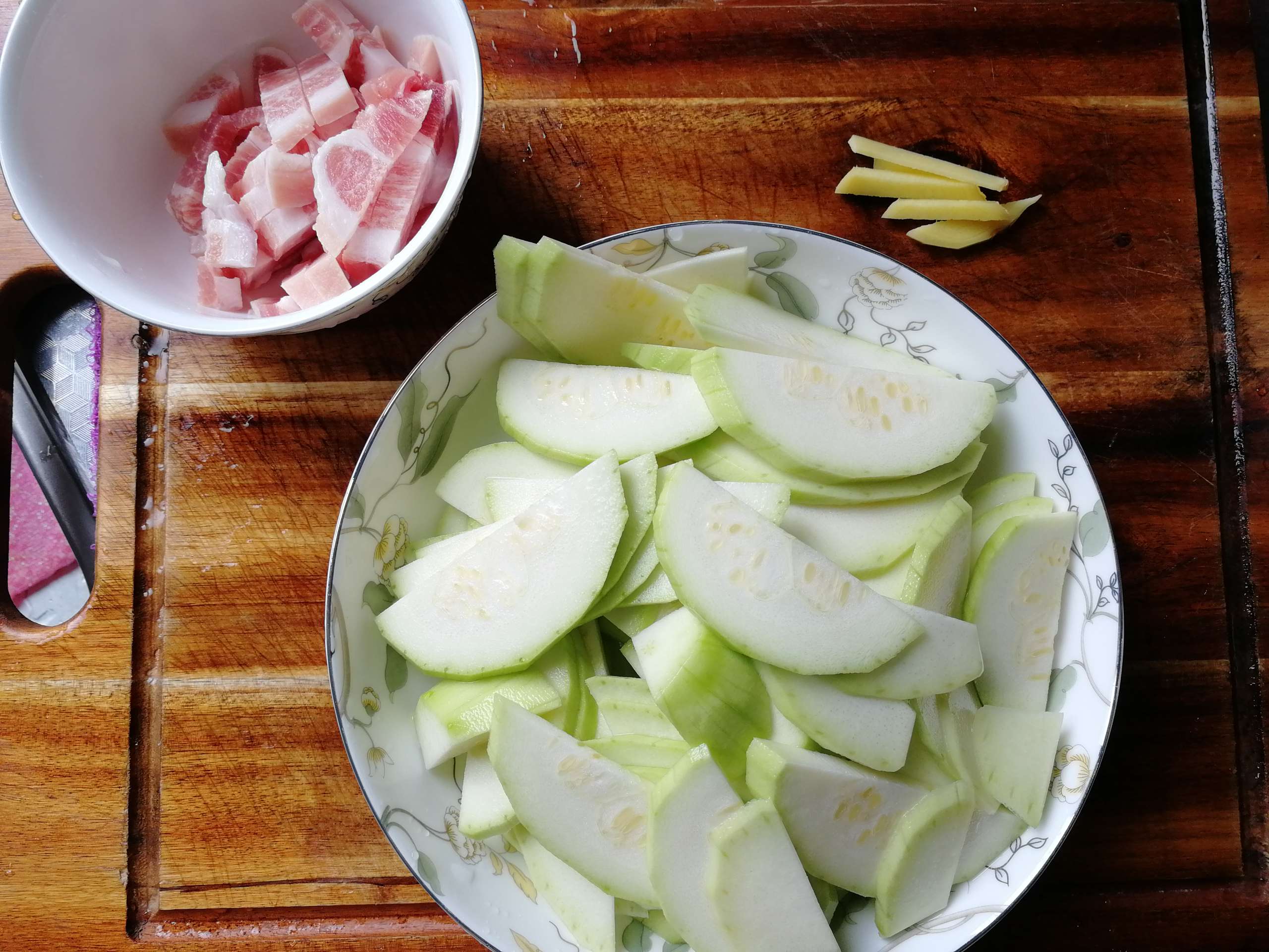 西葫蘆清炒肉絲的做法-咸鮮味炒菜譜