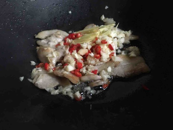 白菜幫炒肉的做法-香辣味炒菜譜