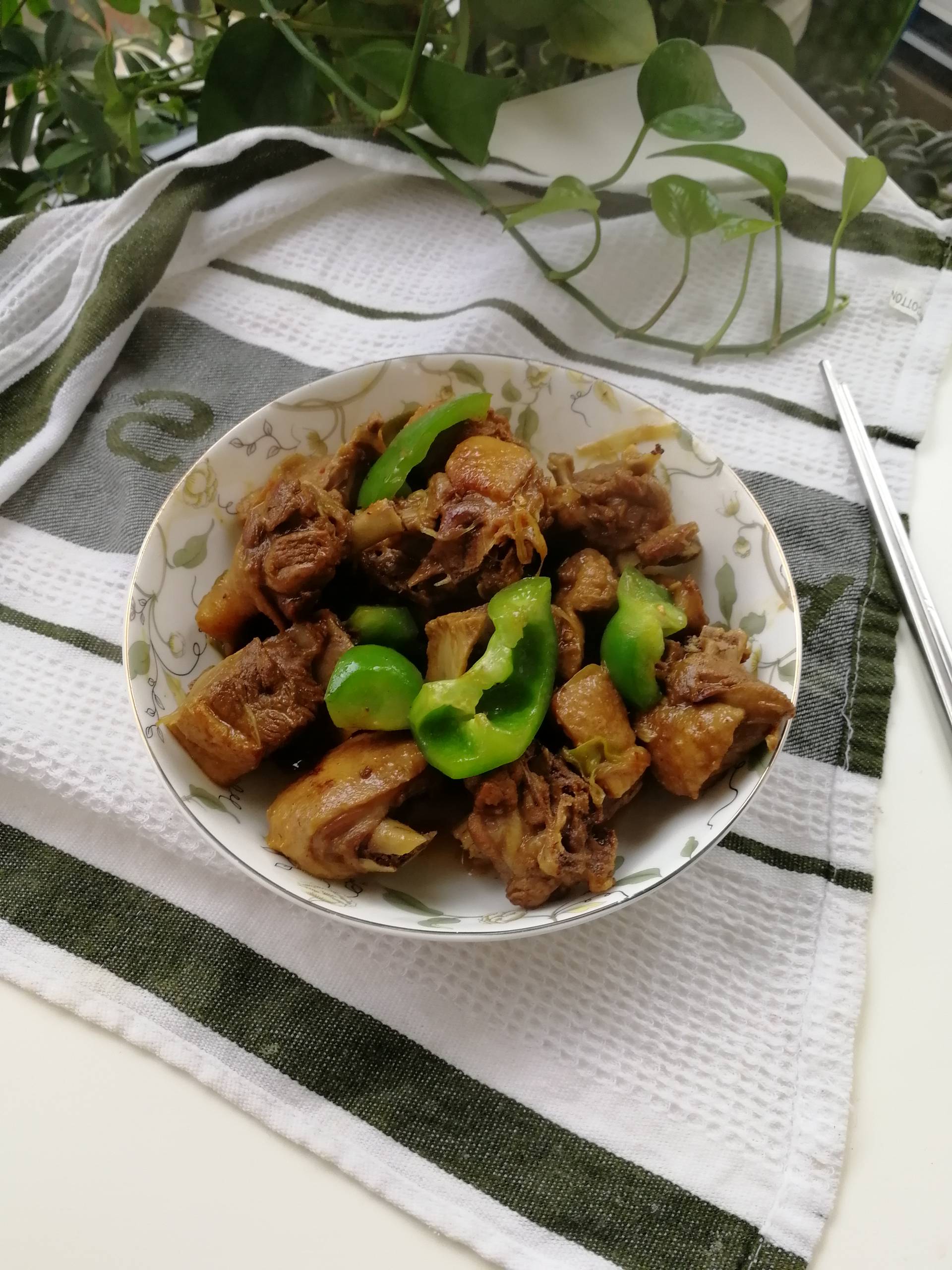 紅燒鵝肉的做法-咸鮮味煮菜譜-易網(wǎng)健康養(yǎng)生網(wǎng) 紅燒鵝肉的做法-咸鮮味煮菜譜