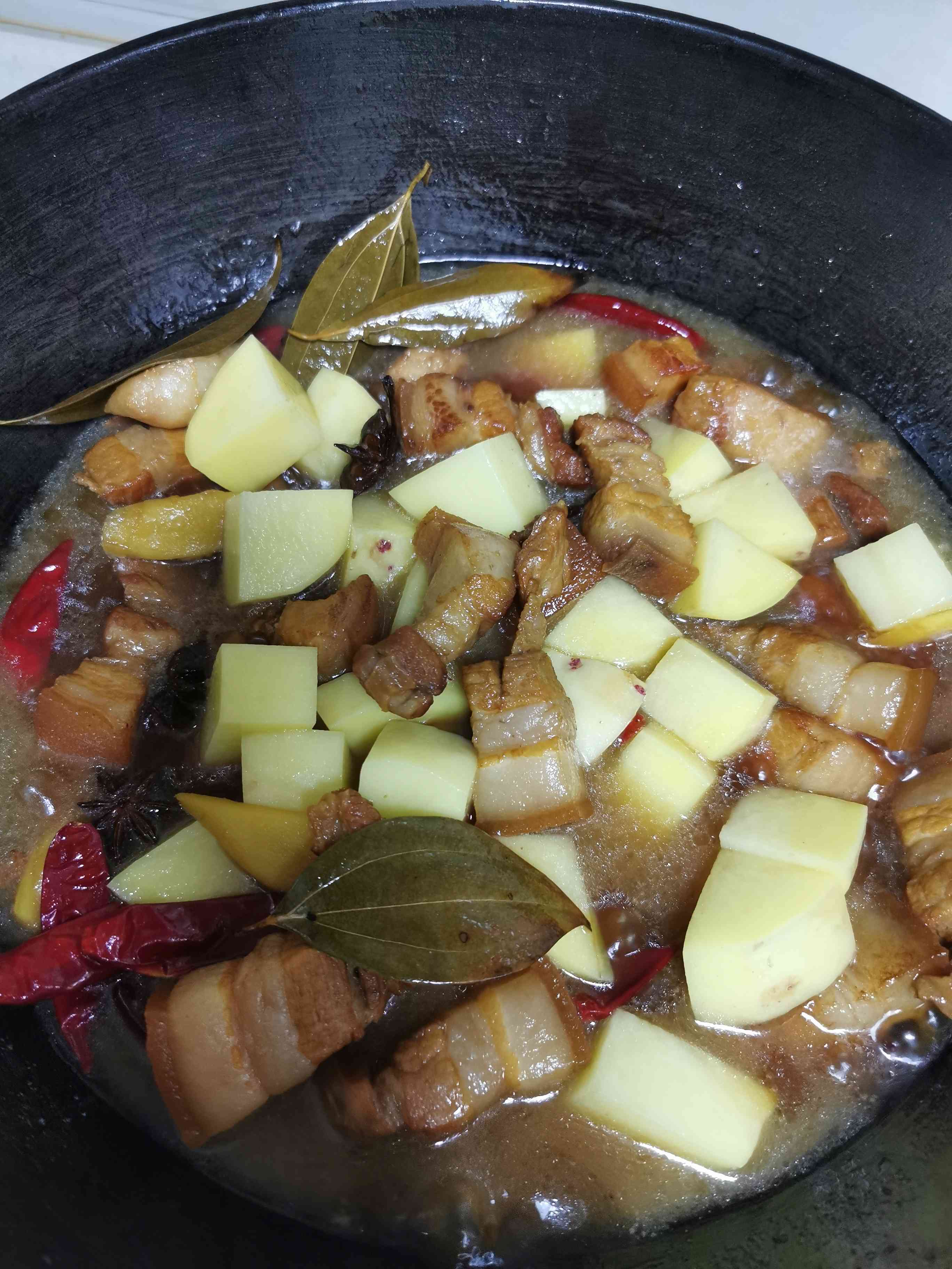 土豆紅燒肉的做法-甜味燉菜譜