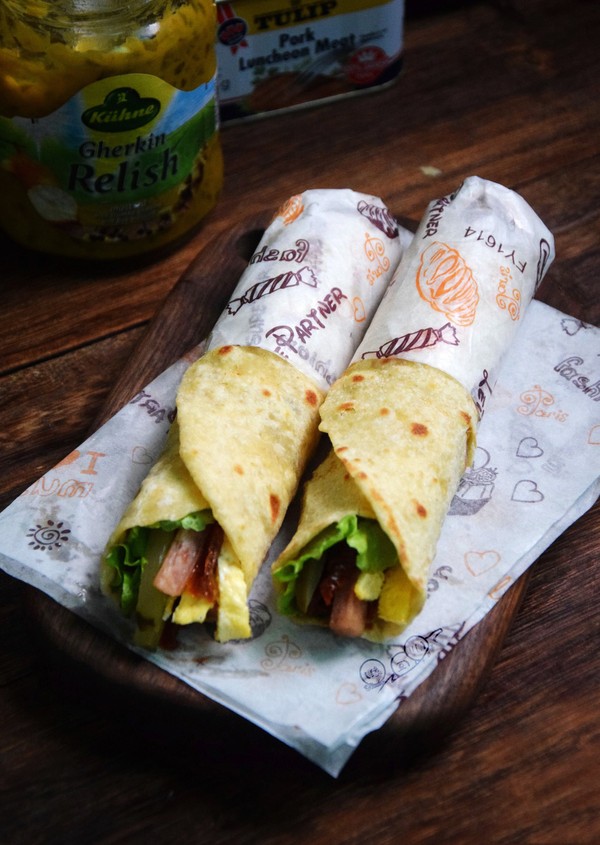 酸青瓜午餐肉卷餅的做法-家常味煎菜譜