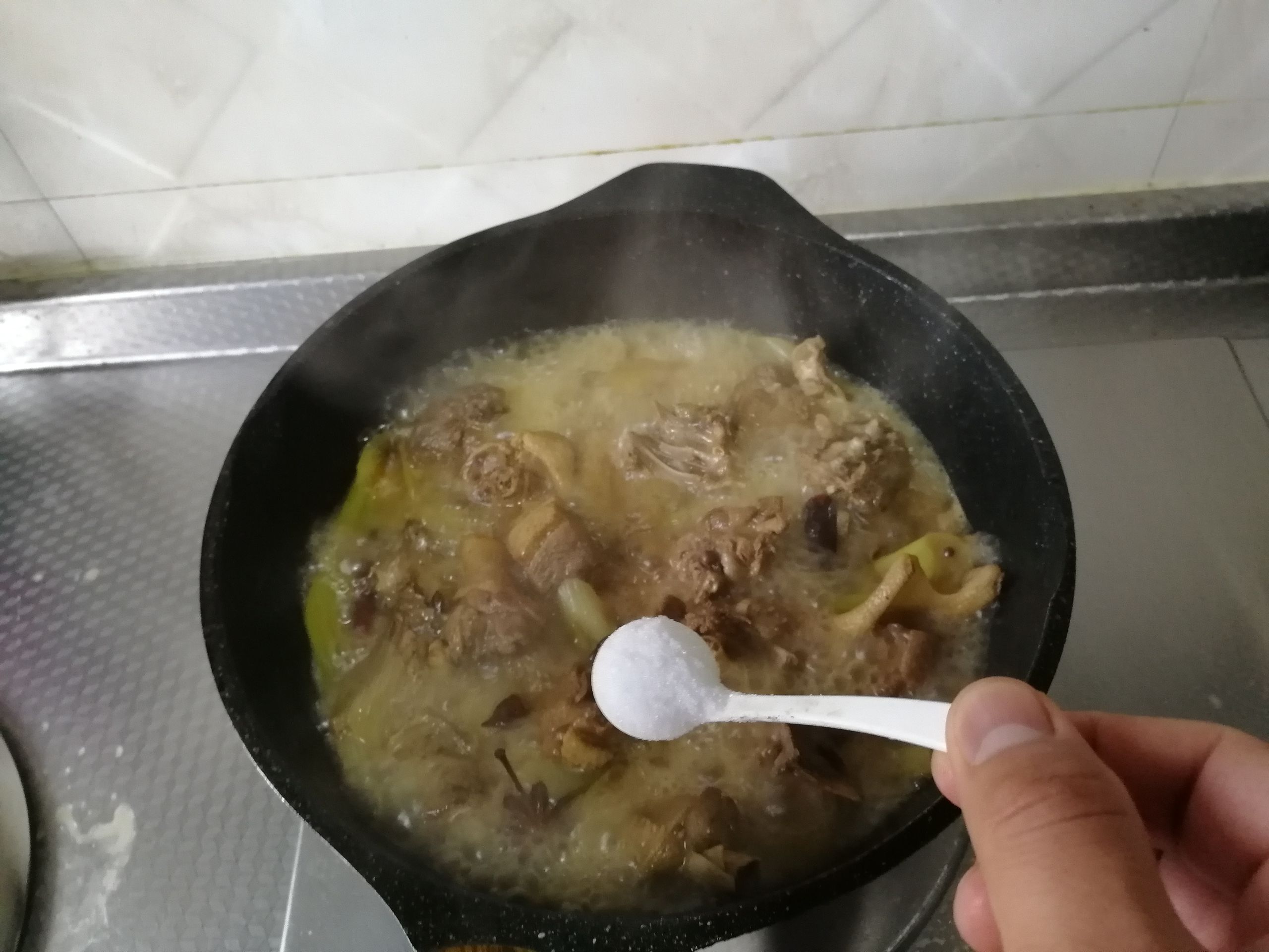 紅燒鵝肉的做法-咸鮮味煮菜譜-易網(wǎng)健康養(yǎng)生網(wǎng) 紅燒鵝肉的做法-咸鮮味煮菜譜