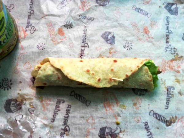 酸青瓜午餐肉卷餅的做法-家常味煎菜譜