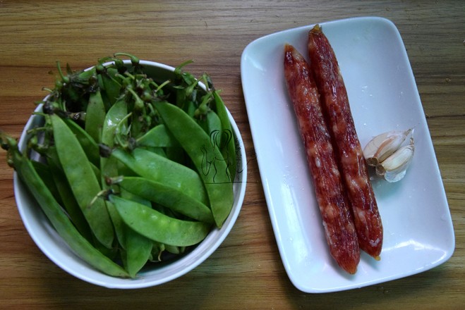 臘腸炒荷蘭豆的做法-家常味炒菜譜